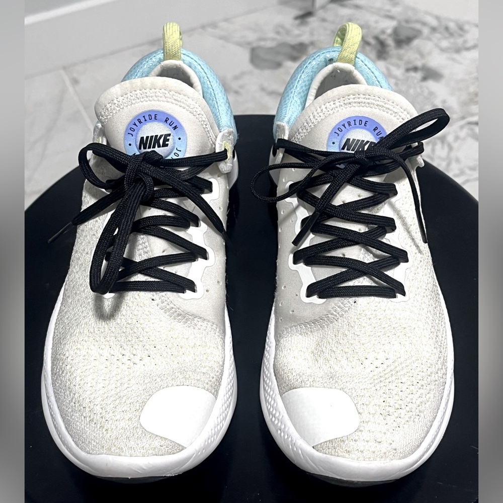 Nike Joyrides White/Cream Women Size 7.5 (Runs Small) Brand New Condition